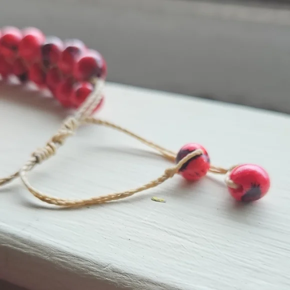 Coral Pink & Black Beaded Bracelet - Picture 6 of 8